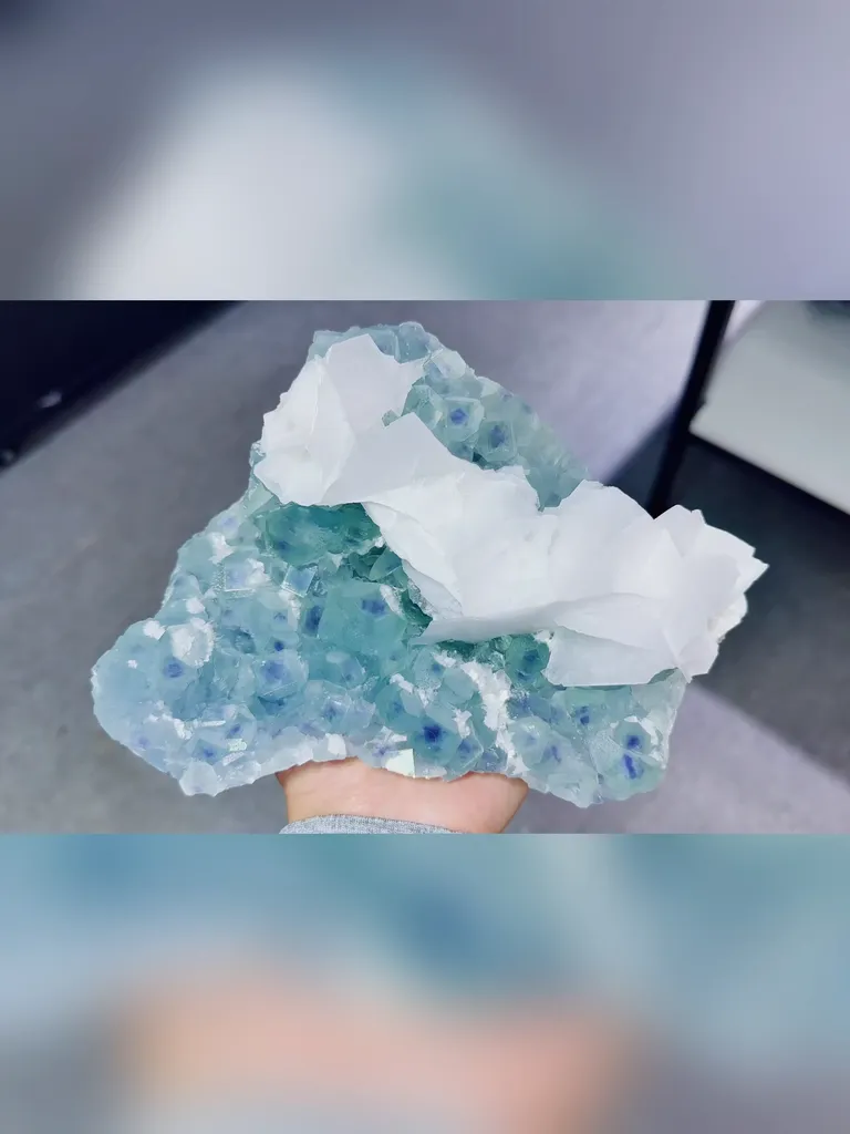 Natural Phantom Fluorite and Flaky Calcite Symbiosis comes from Fujian,China 180*130*60MM image