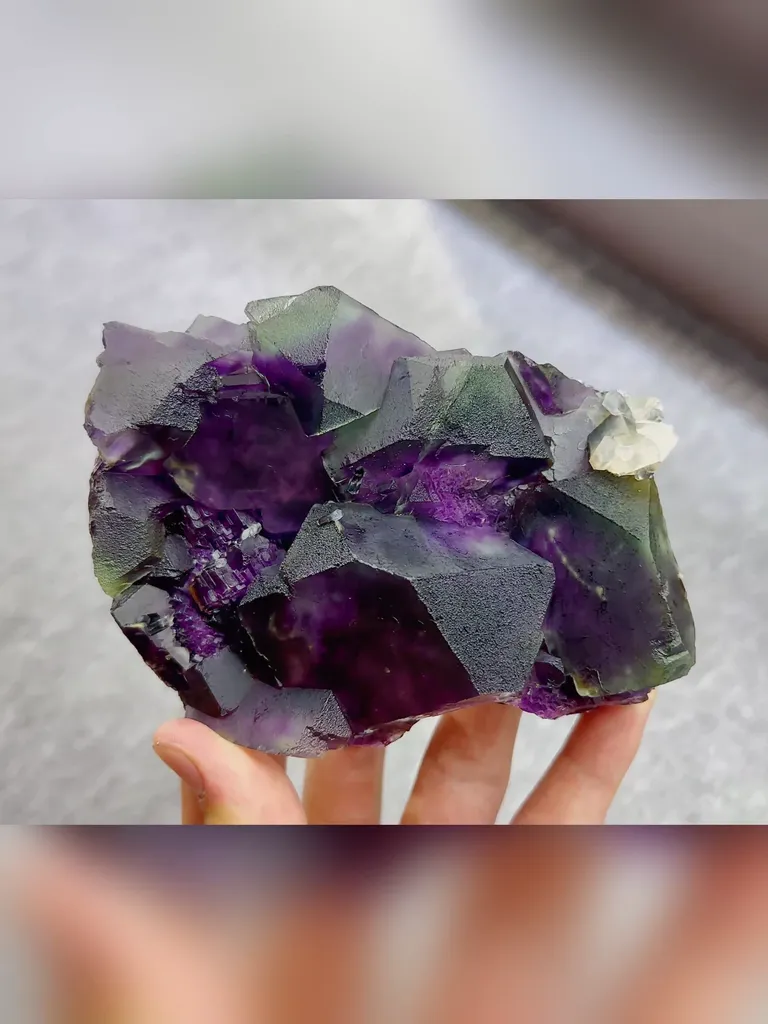 Natural Phantom Fluorite and Quartz coexist comes from Yindu,Inner Mongolia 145*40*85MM - image 2
