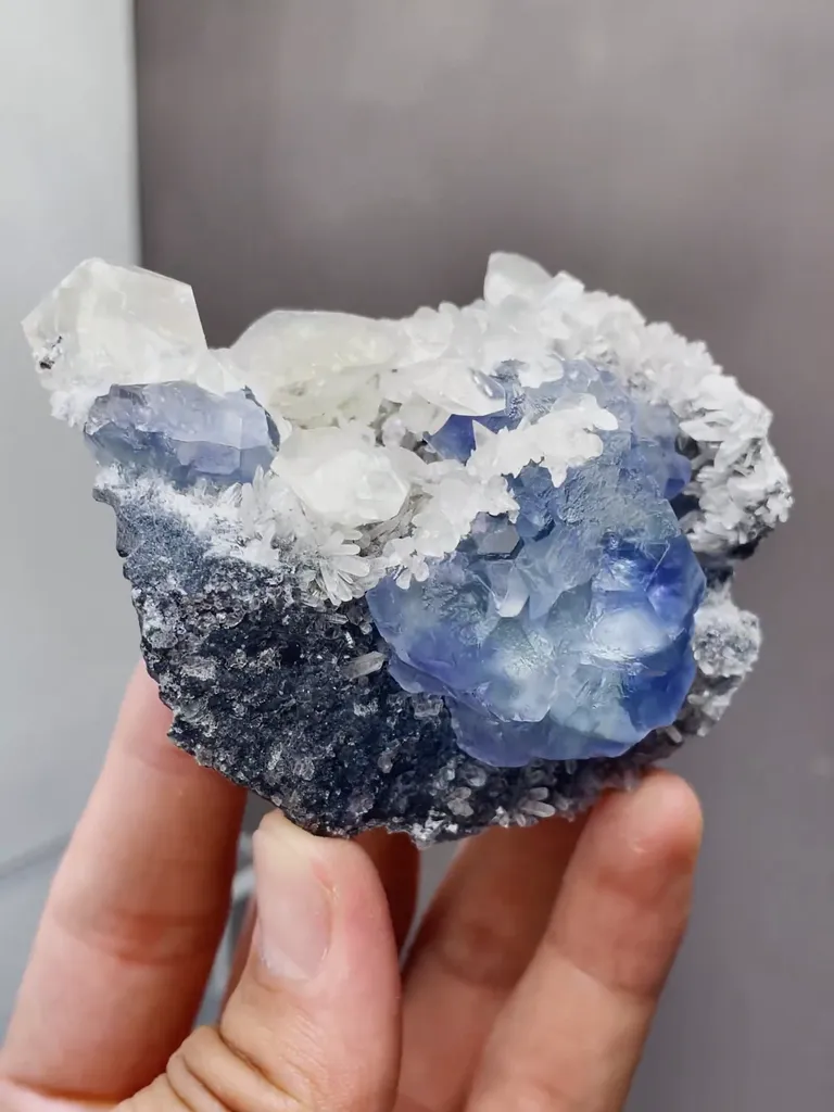 Natural Phantom Fluorite coexists with Mercedes-Benz Calcite and Quartz comes from Fujian,China 65*40*55MM - image 3