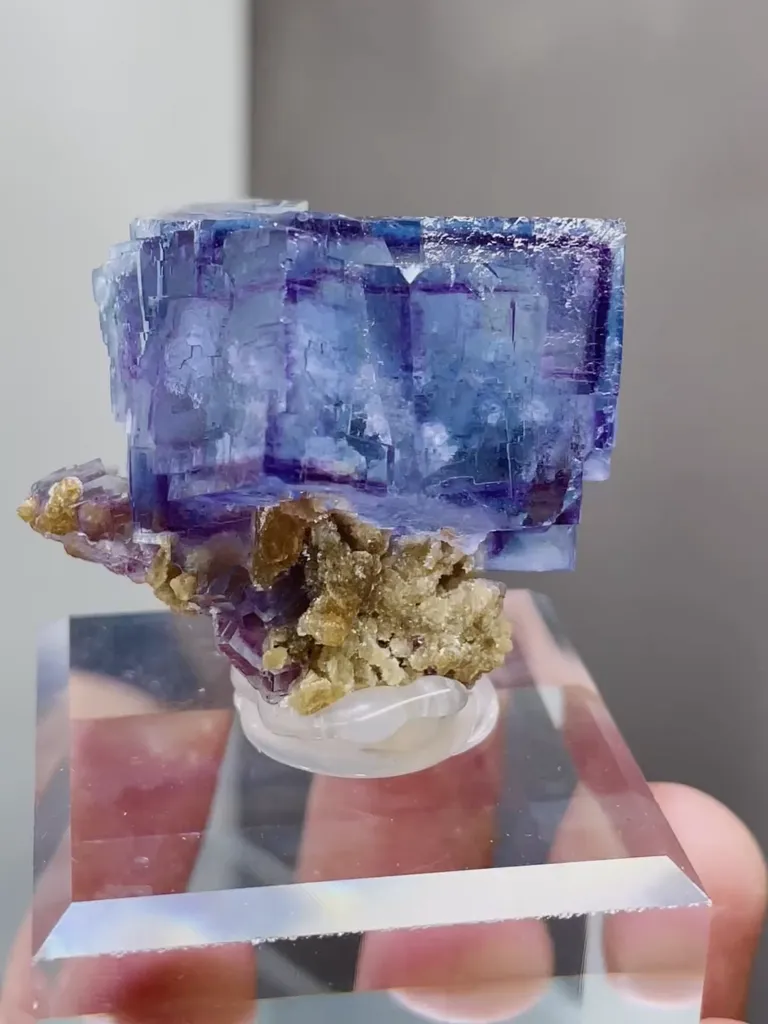 Natural Phantom Fluorite coexists with Mica comes from Yaogangxian,Hunan 40*30*30MM image