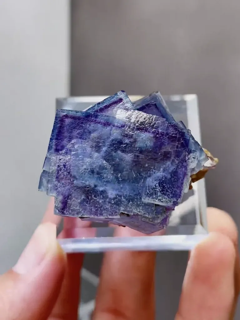 Natural Phantom Fluorite coexists with Mica comes from Yaogangxian,Hunan 40*30*30MM - image 7