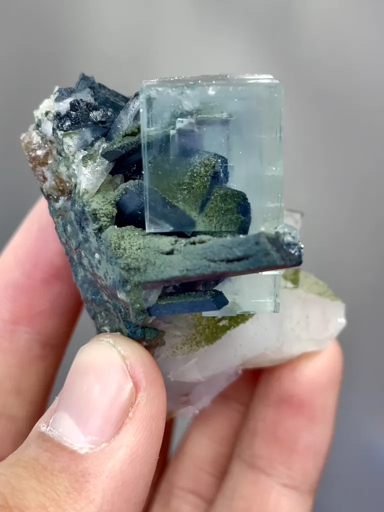 Natural Phantom Fluorite coexists with Wolframite and Quartz comes from Yaogangxian,Hunan 40*50*30MM - image 3