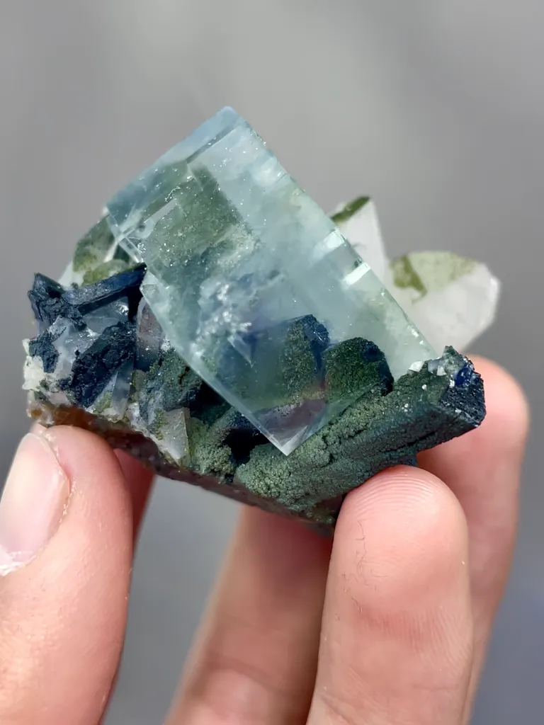 Natural Phantom Fluorite coexists with Wolframite and Quartz comes from Yaogangxian,Hunan 40*50*30MM - image 4