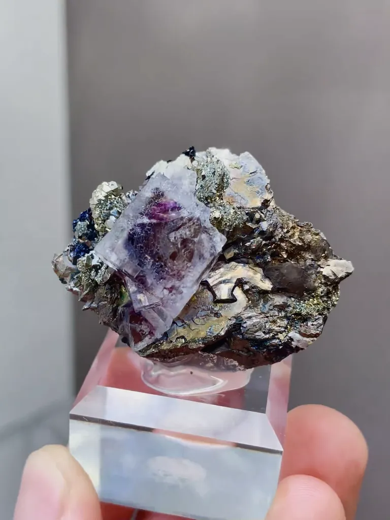 Natural Phantom Fluorite comes from Yaogangxian,Hunan 40*20*25MM - image 2