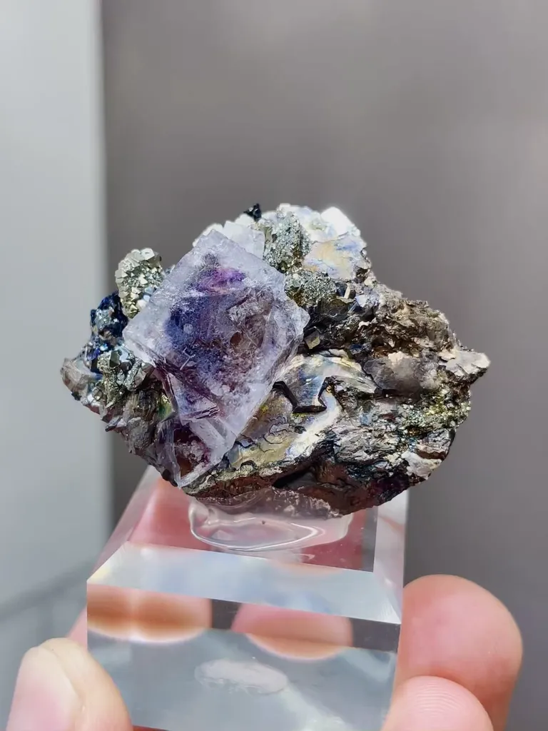 Natural Phantom Fluorite comes from Yaogangxian,Hunan 40*20*25MM image
