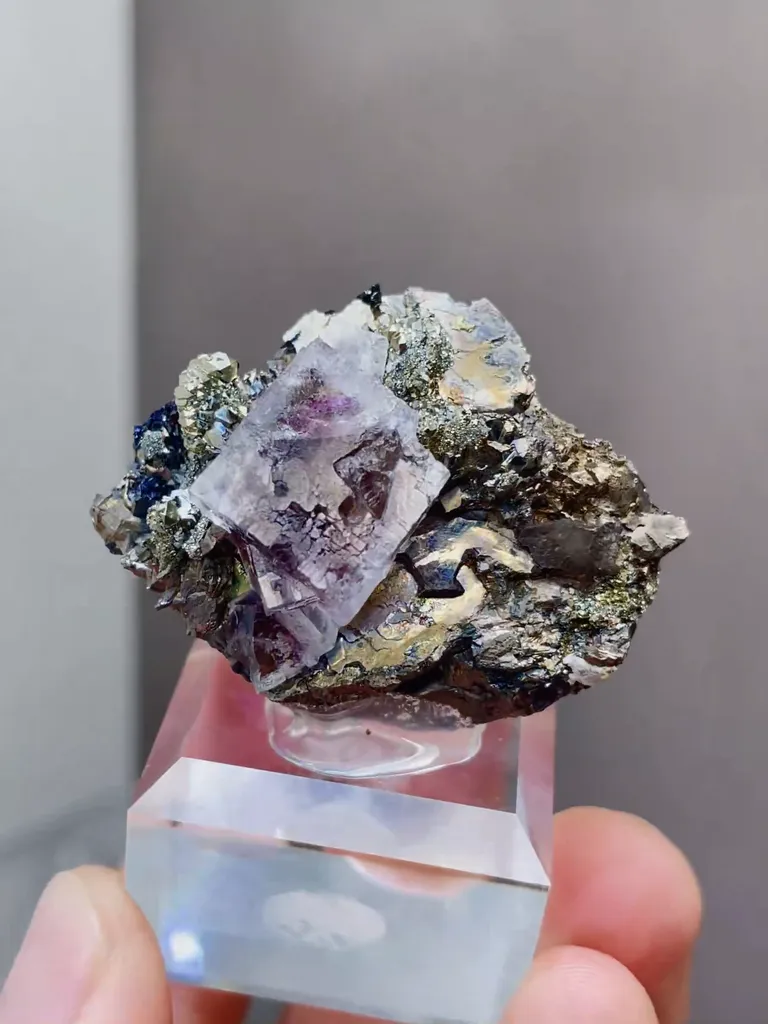 Natural Phantom Fluorite comes from Yaogangxian,Hunan 40*20*25MM - image 5