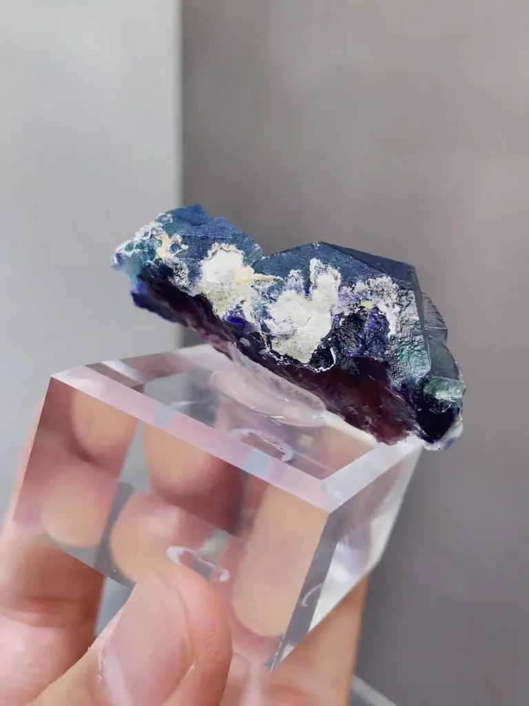 Natural Phantom Fluorite  comes from Yindu, Inner Mongolia 50*30*20MM - image 4