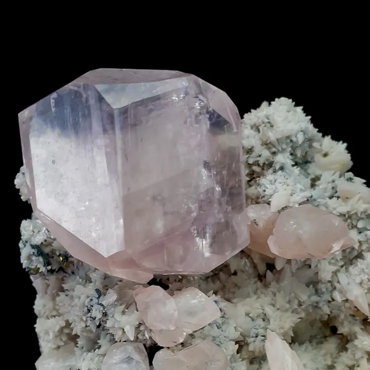 Natural Pink Calcite, Mineral Specimen:Daye,Hubei (100*130*65MM) - image 4