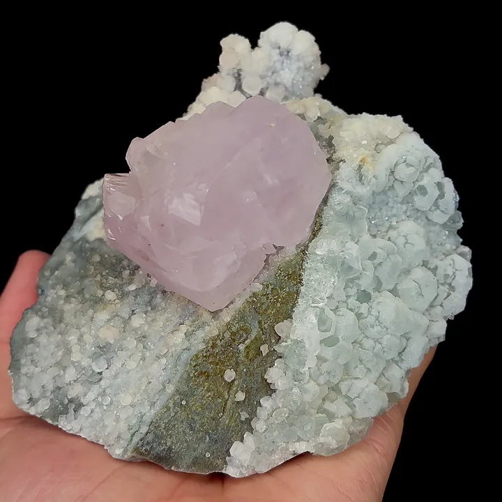 Natural Pink Calcite, Mineral Specimen:Fujian,China (115*110*70MM) image