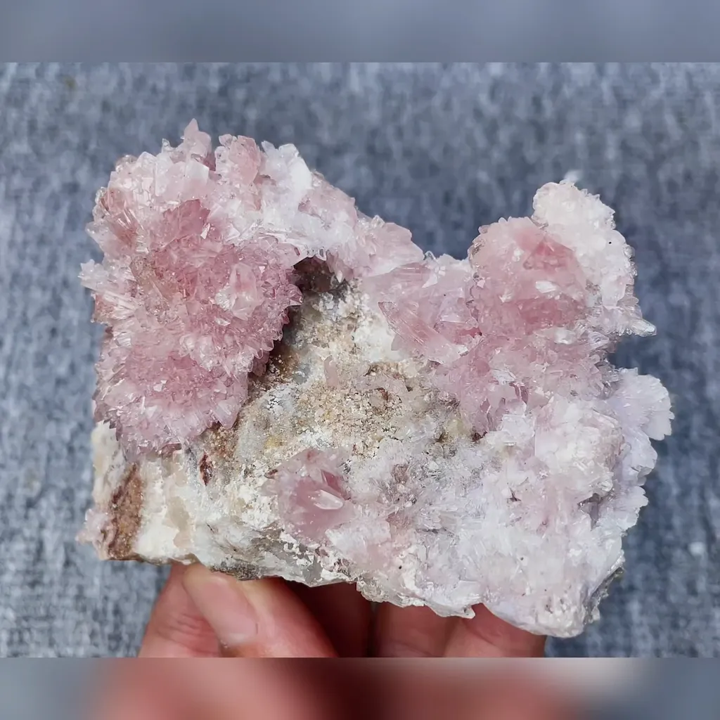 Natural Pink Gypsum comes from Guizhou,China 95*55*55MM - image 2