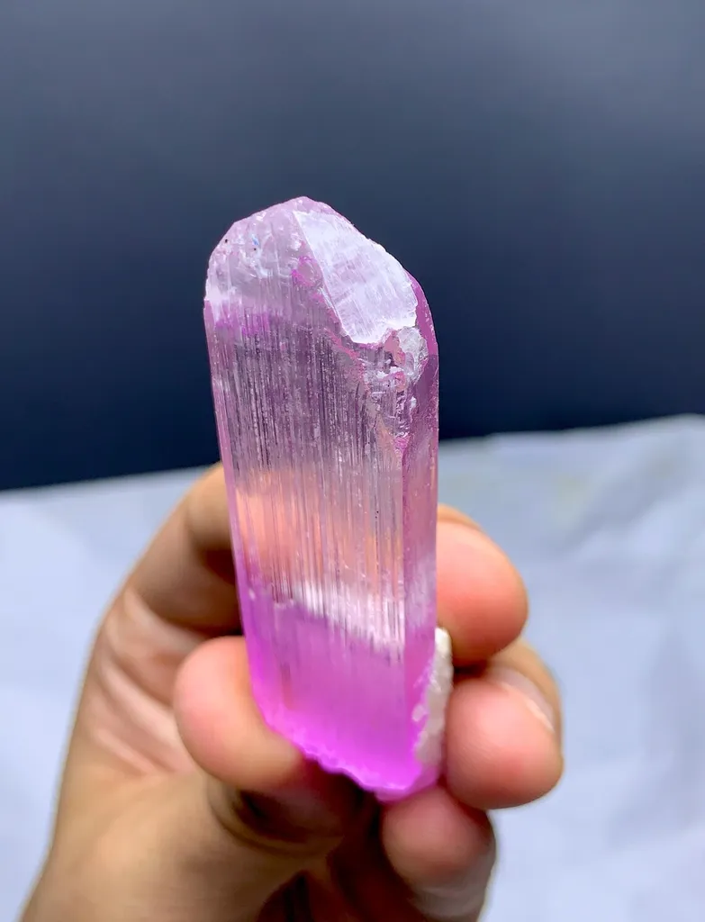Natural Pink Kunzite Crystal – V-Shaped Termination, Blue Tourmaline, Albite 14g - image 5