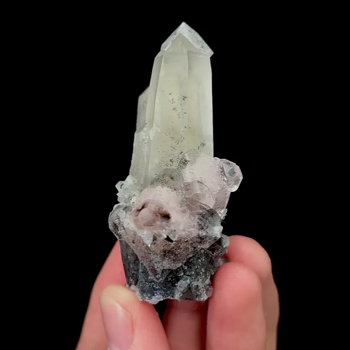 Natural Pink Octahedron Fluorite and Crystal,Cluster Mineral Specimen:NEIMENG,China (40*60*30mm) image