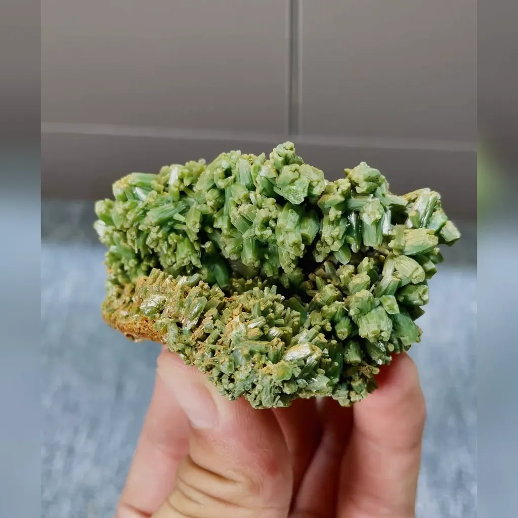 Natural Plumbogummite comes from Guangxi,China 40*70*28MM - image 2