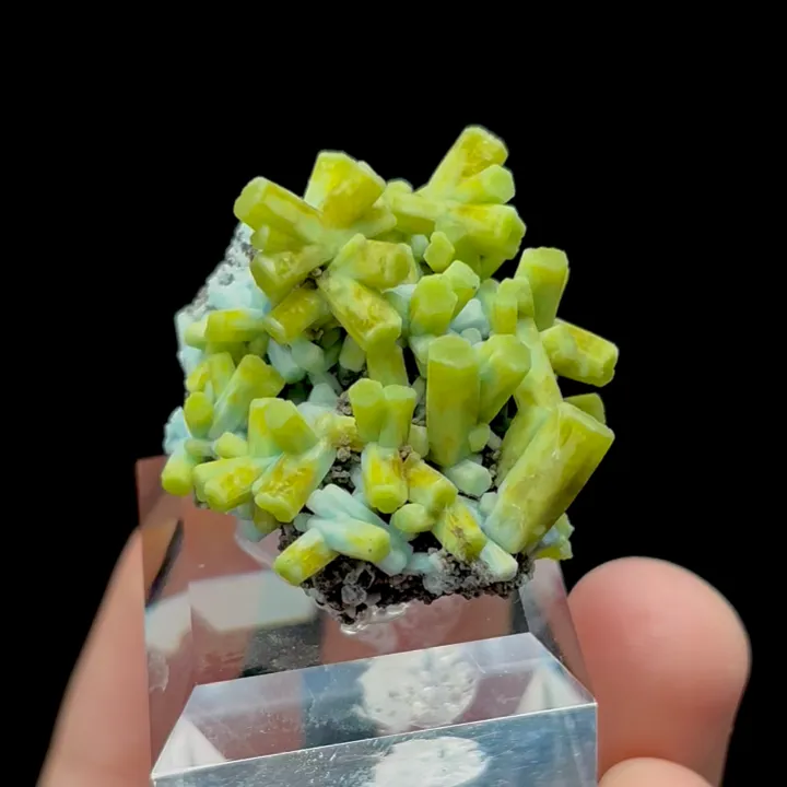 Natural Plumbogummite,Mineral Specimen: GUANGXI China(30*45*30mm) image
