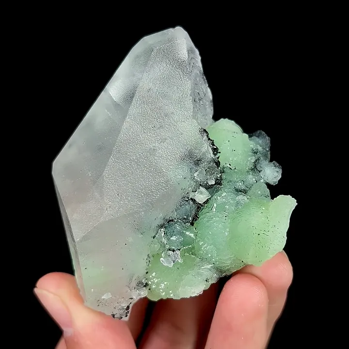 Natural Prehnite and Calcite, Mineral Specimen:Yunnan,China (60*75*35MM) image