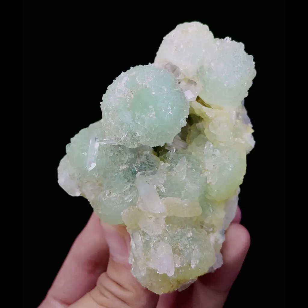 Natural Prehnite comes from Meigu,Sichuan 55*85*50MM image