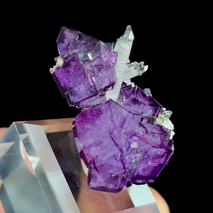 Natural Purple Cubic Fluorite and Clear Quartz, Mineral Specimen:Yaogangxian,Hunan (25*20*35MM) image