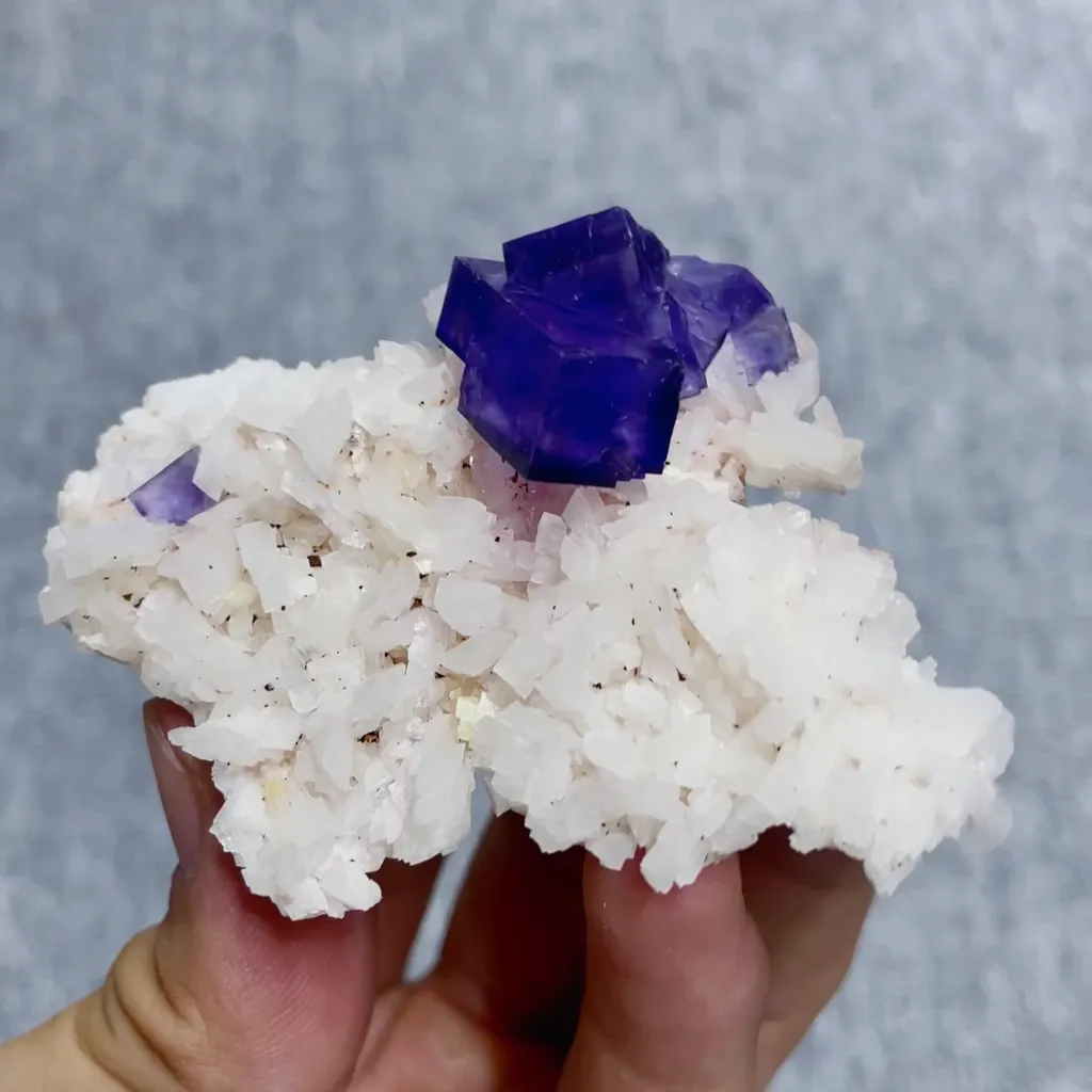 Natural Purple Cubic Fluorite and Dolomite Symbiosis comes from Xinjiang,China 75*55*20MM image
