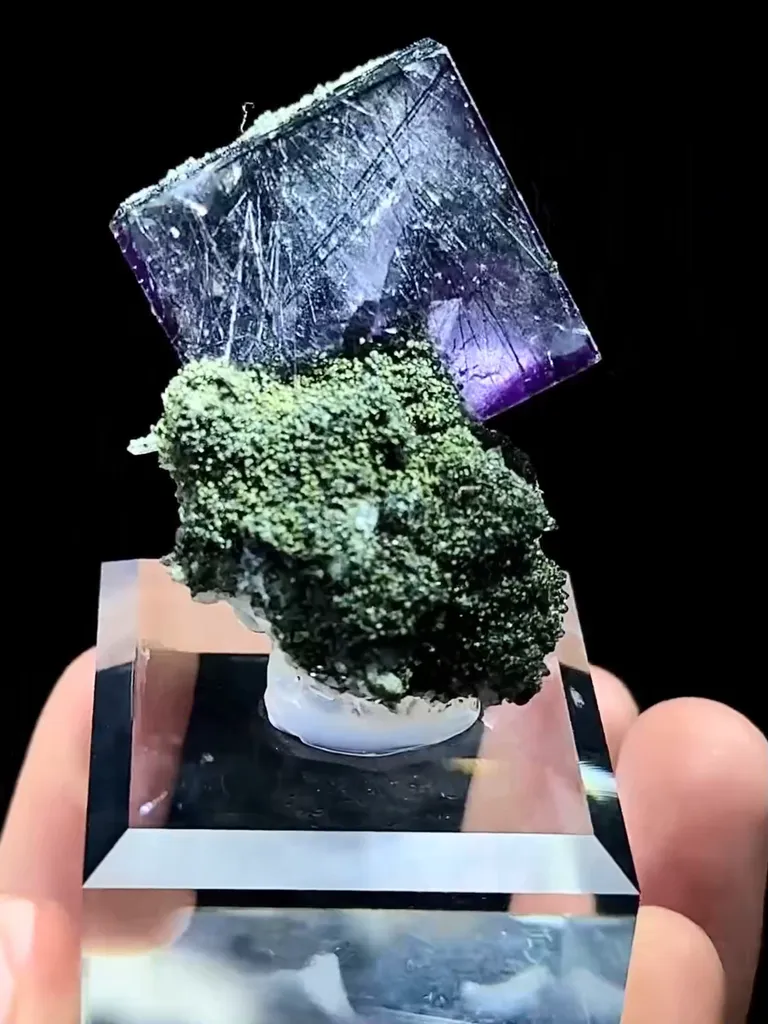 Natural Purple Cubic Fluorite and Jamstenite Coexists comes from Yaogangxian,Hunan 35*40*45mm - image 3