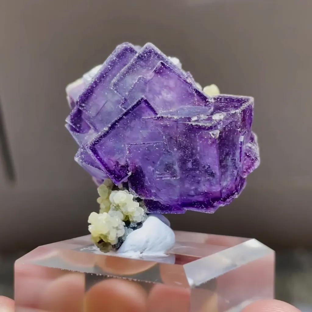 Natural Purple Cubic Fluorite and Mica Symbiosis comes from Yaogangxian,Hunan 35*30*25MM - image 2