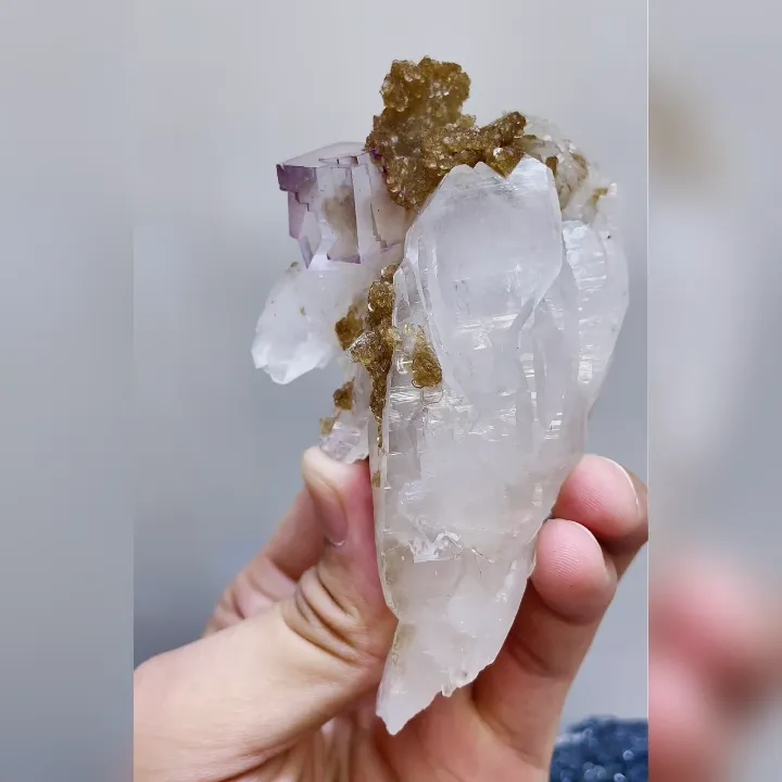 Natural Purple Cubic Fluorite and Quartz and Mica Symbiosis comes from Yaogangxian,Hunan 55*100*35MM image