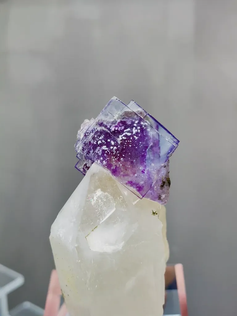 Natural Purple Cubic Fluorite and Quartz coexist comes from Yaogangxian,Hunan 30*35*60MM - image 2