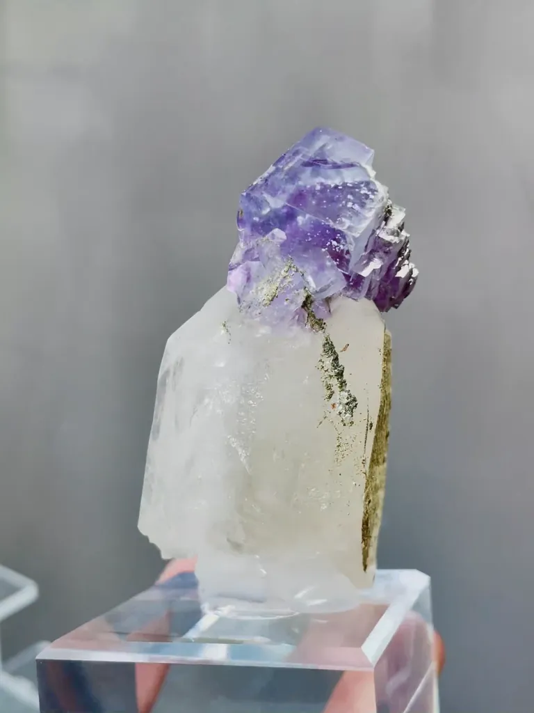 Natural Purple Cubic Fluorite and Quartz coexist comes from Yaogangxian,Hunan 30*35*60MM - image 4
