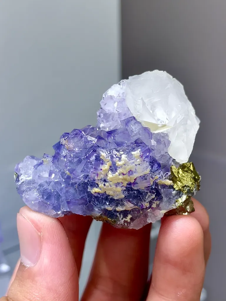 Natural Purple Cubic Fluorite and Quartz Coexist comes from Yaogangxian,Hunan 50*25*30MM - image 5