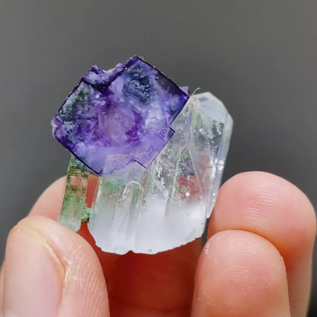 Natural Purple Cubic Fluorite and Quartz Symbiosis comes from Yaogangxian,Hunan 20*10*25MM - image 3