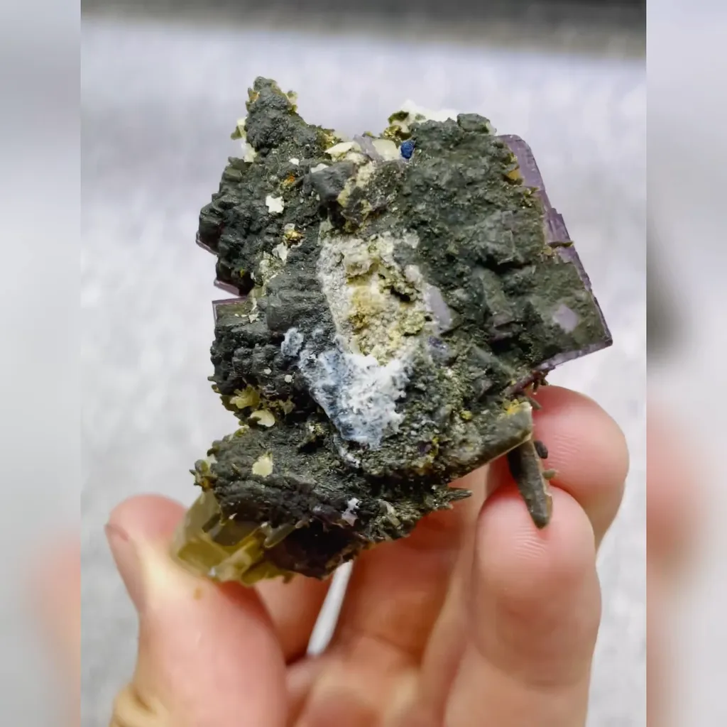 Natural Purple Cubic Fluorite and Quartz Symbiosis comes from Yaogangxian,Hunan 30*60*30MM - image 4