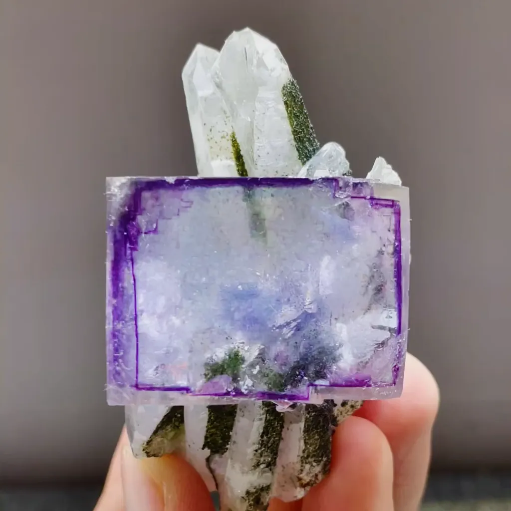 Natural Purple Cubic Fluorite and Quartz Symbiosis comes from Yaogangxian,Hunan 40*65*50MM image