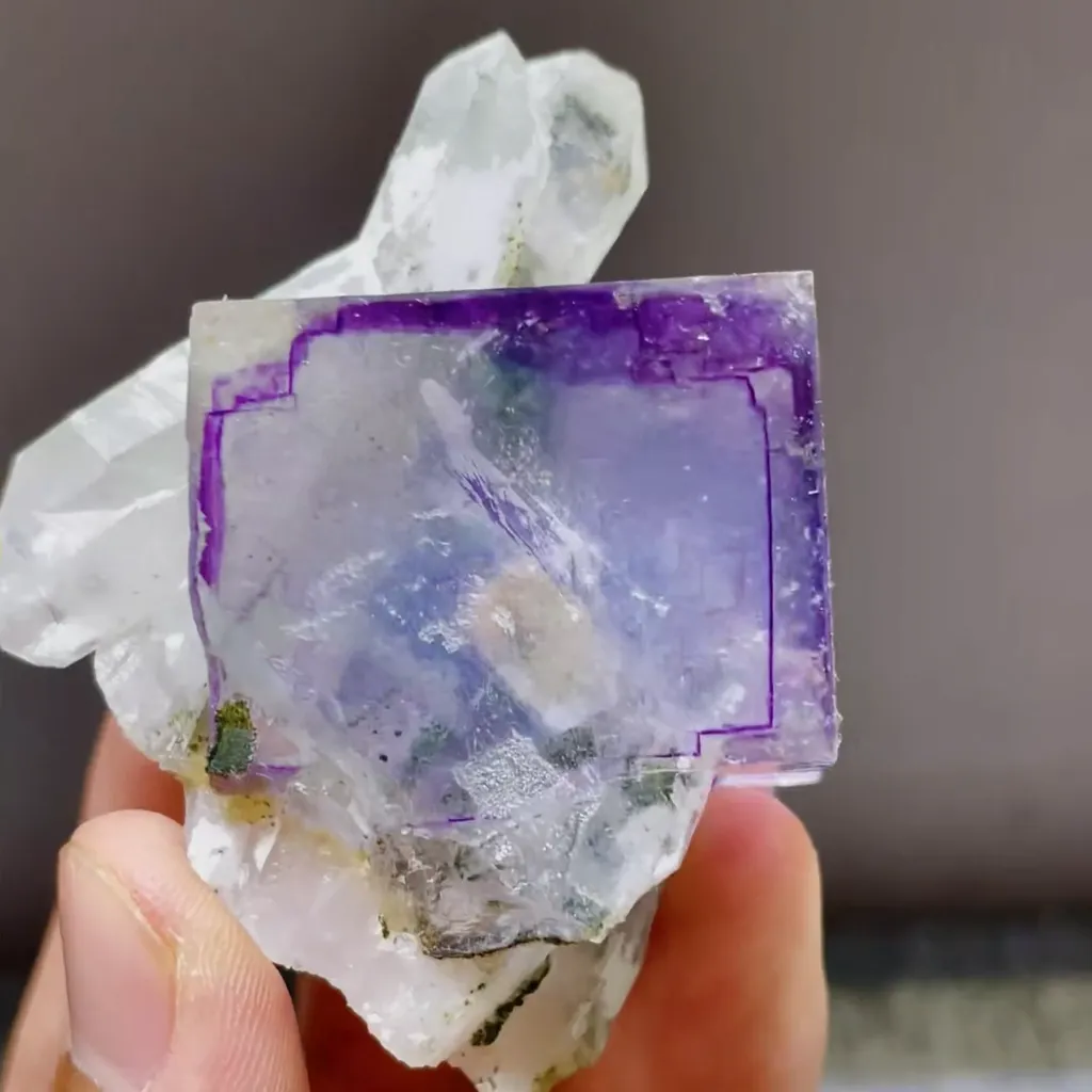 Natural Purple Cubic Fluorite and Quartz Symbiosis comes from Yaogangxian,Hunan 40*65*50MM - image 2