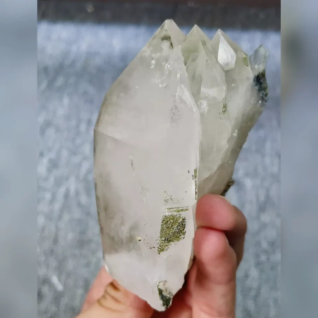 Natural Purple Cubic Fluorite and Quartz Symbiosis comes from Yaogangxian,Hunan 65*45*90MM - image 2