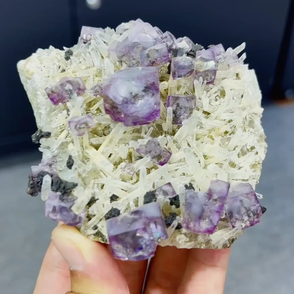 Natural Purple Cubic Fluorite and Quartz Symbiosis comes from Yaogangxian,Hunan 85*45*90MM image