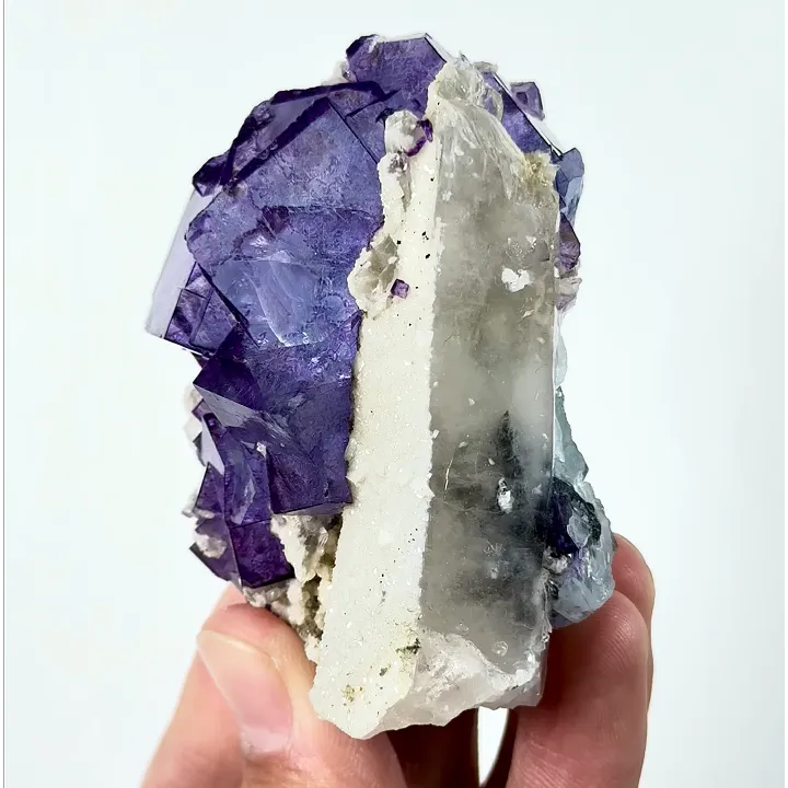 Natural Purple Cubic Fluorite and Quartz Tower, Mineral Specimen:Yaogangxian,Hunan (45*65*35MM) image