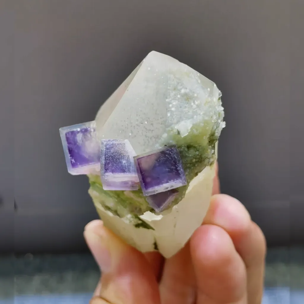 Natural Purple Cubic Fluorite and Quartz Tower Symbiosis comes from Yaogangxian,Hunan 45*35*65MM - image 2