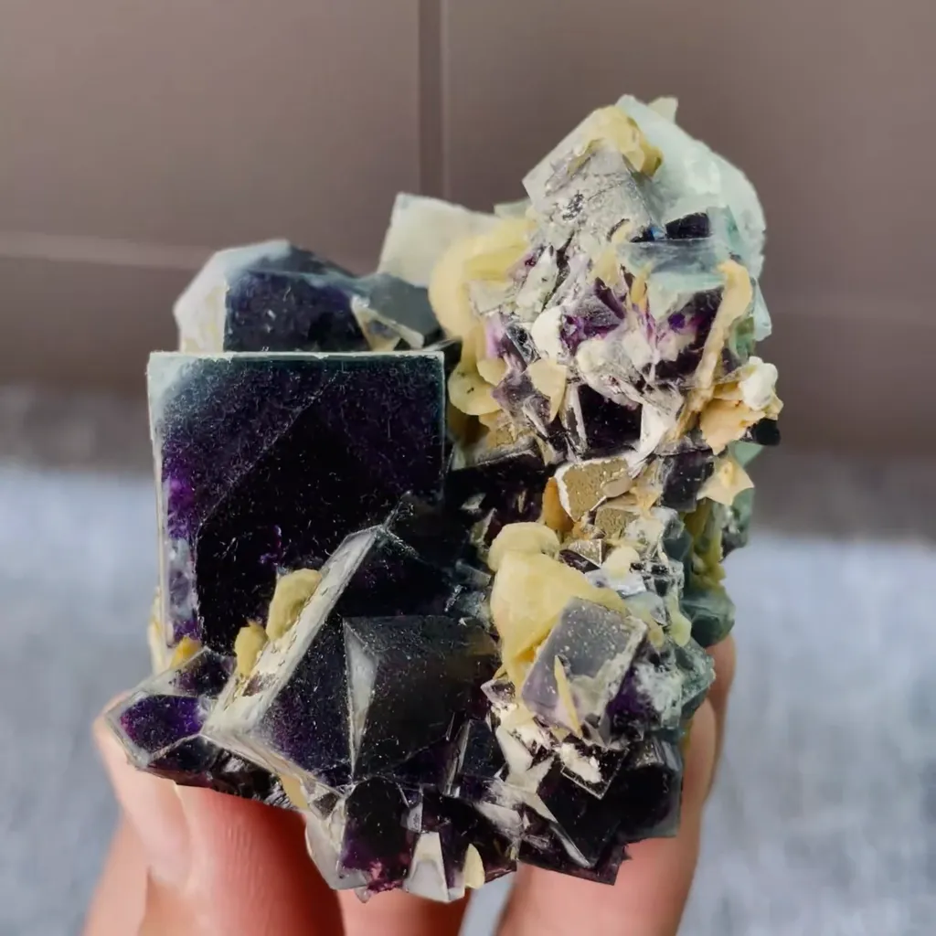 Natural Purple Cubic Fluorite and Siderite Symbiosis comes from Yindu,Inner Mongolia 50*50*50MM - image 4