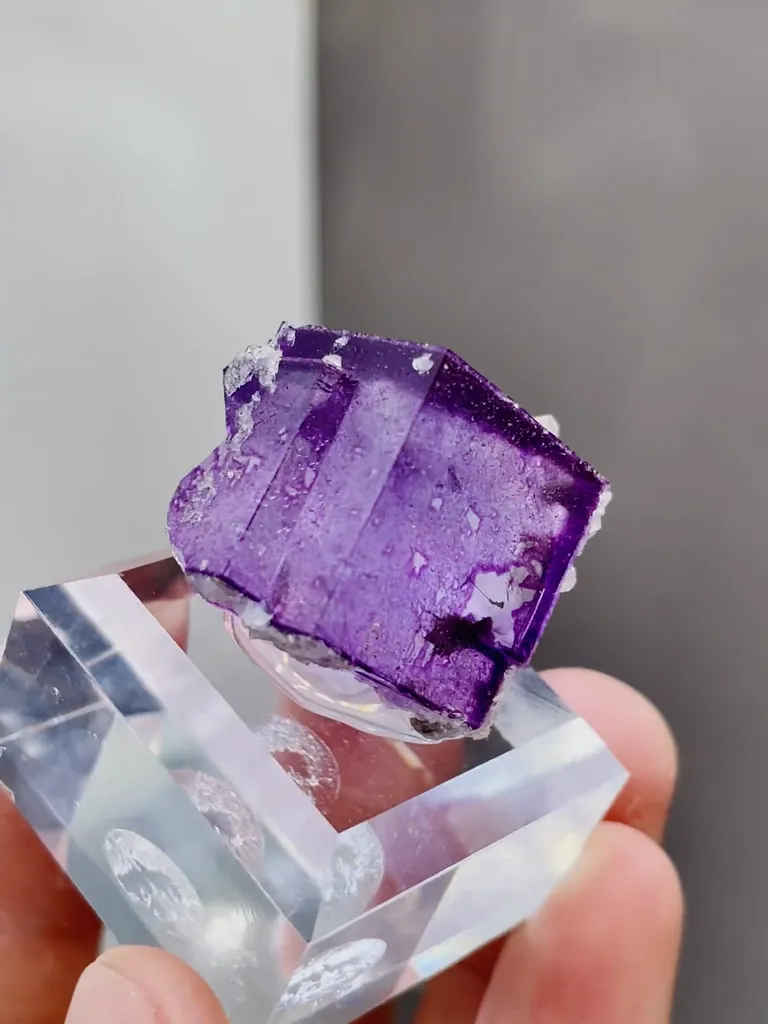Natural Purple Cubic Fluorite coexists with Quartz comes from YaogangXian,Hunan 30*25*20MM - image 3