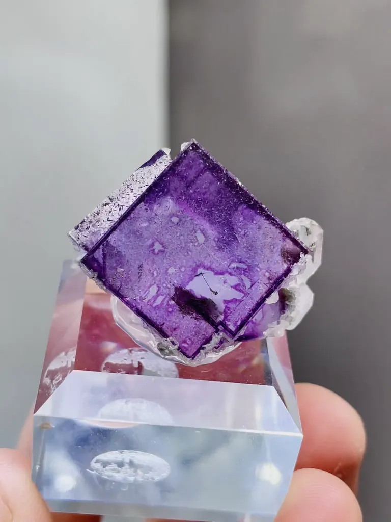 Natural Purple Cubic Fluorite coexists with Quartz comes from YaogangXian,Hunan 30*25*20MM - image 2