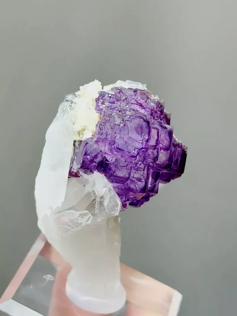 Natural Purple Cubic Fluorite coexists with Quartz comes from Yaogangxian,Hunan 30*30*45MM - image 2