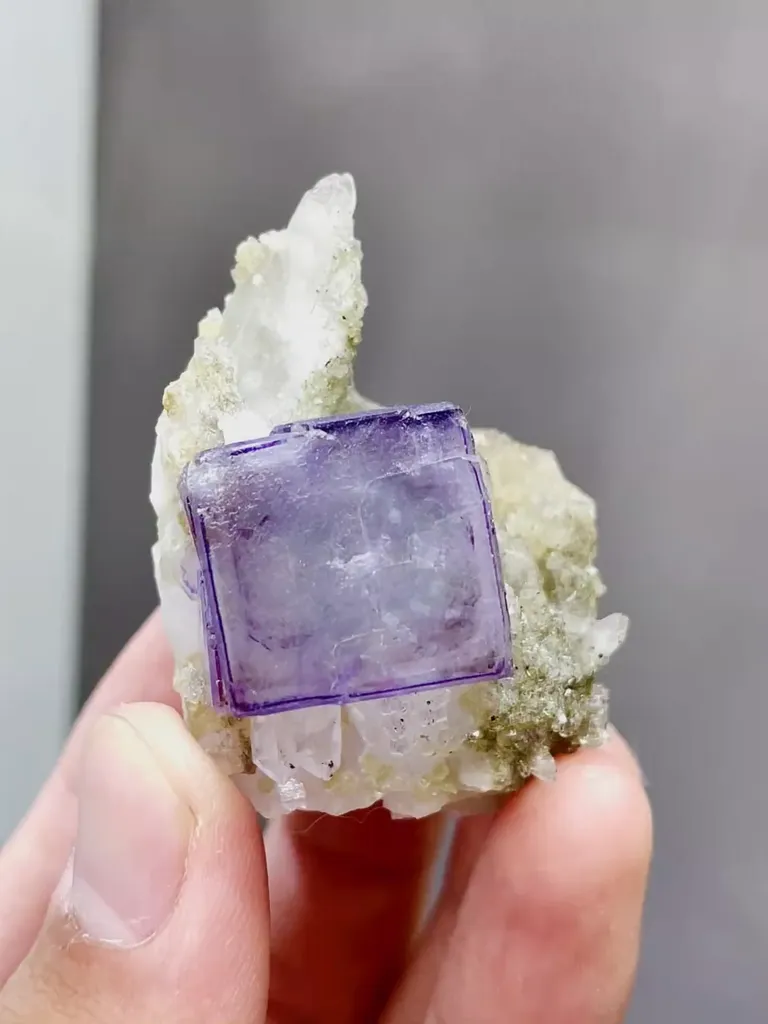 Natural Purple Cubic Fluorite coexists with Quartz comes from Yaogangxian,Hunan 30*35*37MM image