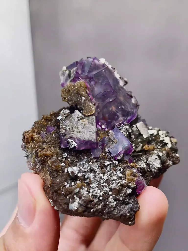Natural Purple Cubic Fluorite coexists with Toxic Sand comes from Yaogangxian,Hunan 50*25*55MM - image 3