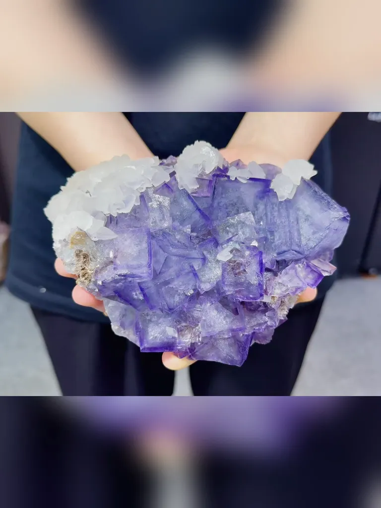 Natural Purple Cubic Fluorite comes from Xianghualing,Hunan 160*110*50MM image