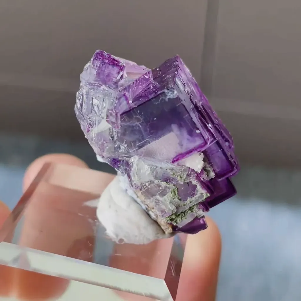 Natural Purple Cubic Fluorite comes from Yaogangxian,Hunan 20*30*20MM - image 3