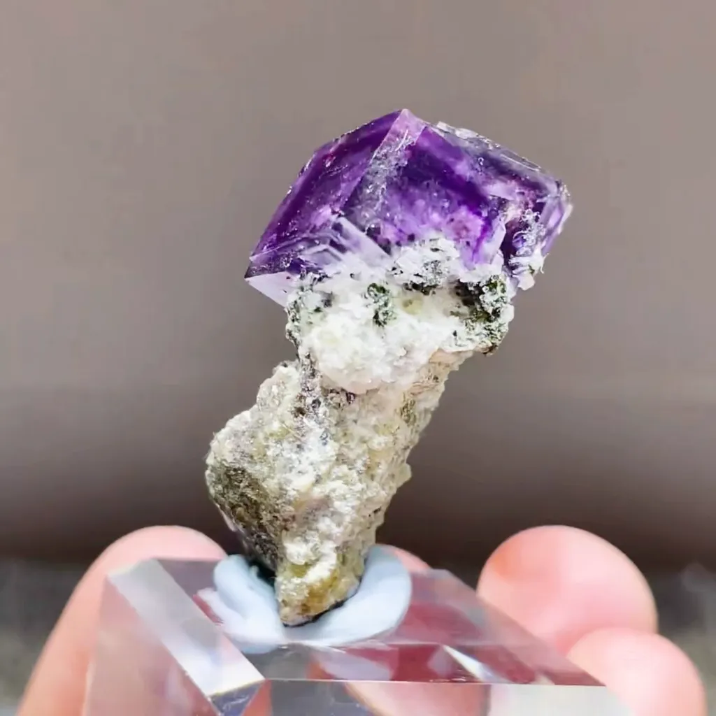 Natural Purple Cubic Fluorite comes from Yaogangxian,Hunan 25*15*35MM - image 3