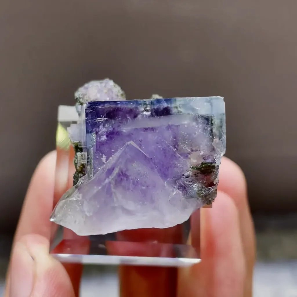 Natural Purple Cubic Fluorite comes from Yaogangxian,Hunan 25*25*20MM - image 3