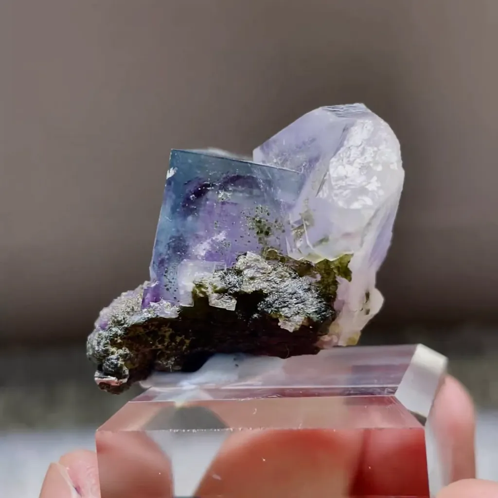 Natural Purple Cubic Fluorite comes from Yaogangxian,Hunan 25*25*20MM - image 2