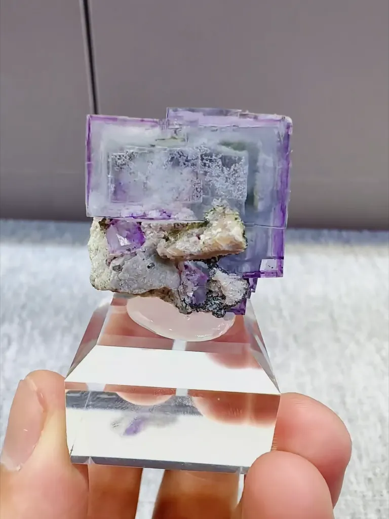 Natural Purple Cubic Fluorite comes from Yaogangxian,Hunan 25*25*25MM - image 4