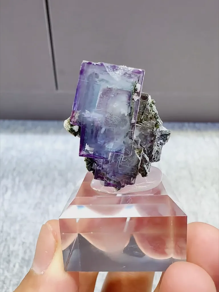 Natural Purple Cubic Fluorite comes from Yaogangxian,Hunan 25*25*25MM - image 2