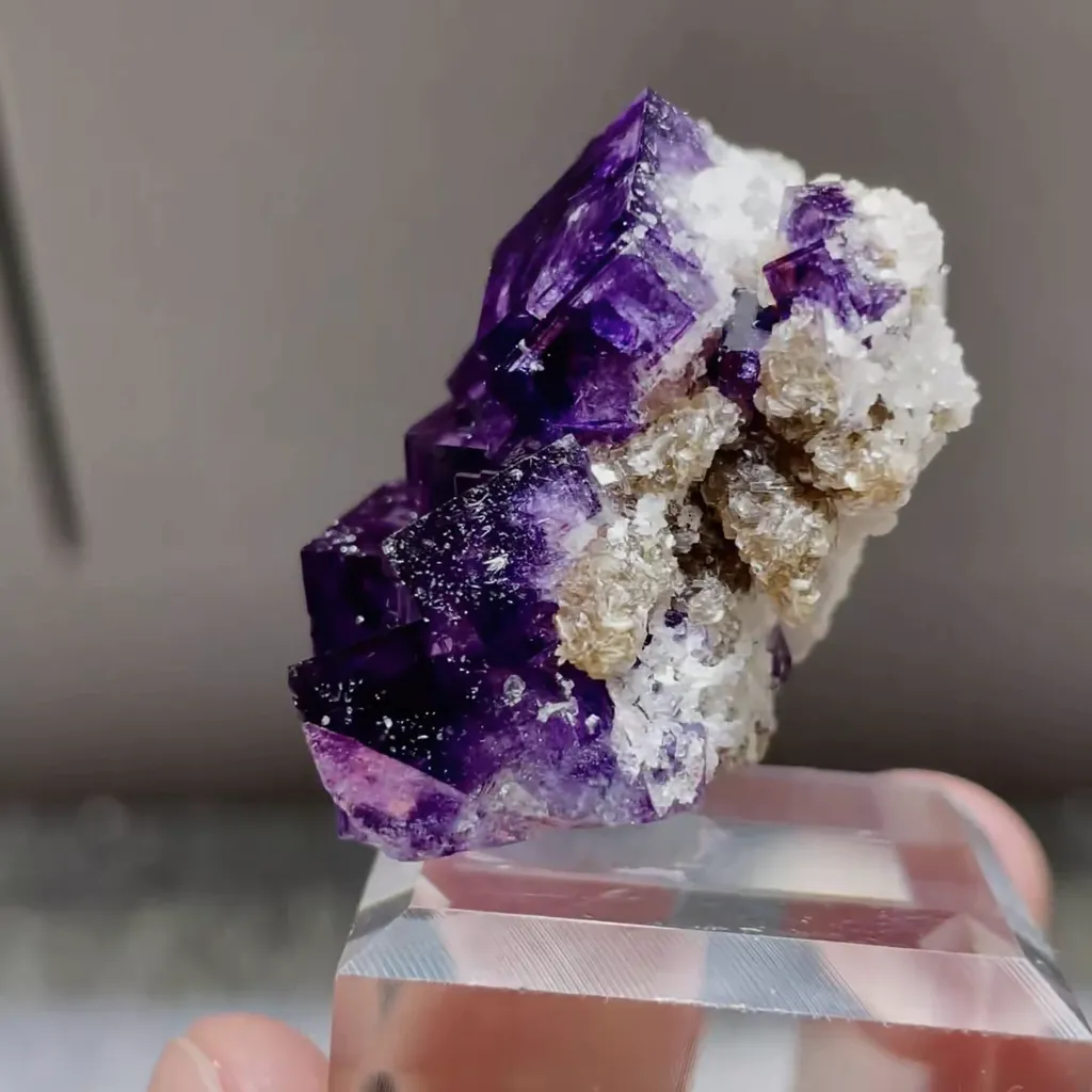 Natural Purple Cubic Fluorite comes from Yaogangxian,Hunan 30*20*35MM - image 2